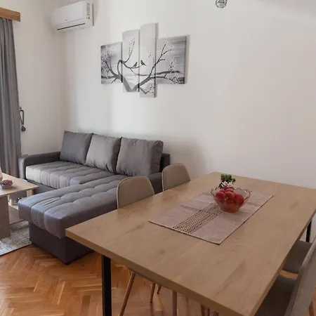 Apartamento Kastel Gomilica Cozy And Stylish Near The Sea - Classic One Bedroom