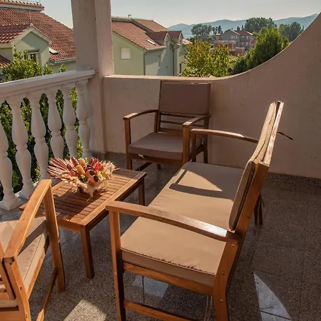 Kastel Gomilica Cozy And Stylish Near The Sea - Classic One Bedroom Apartamento *